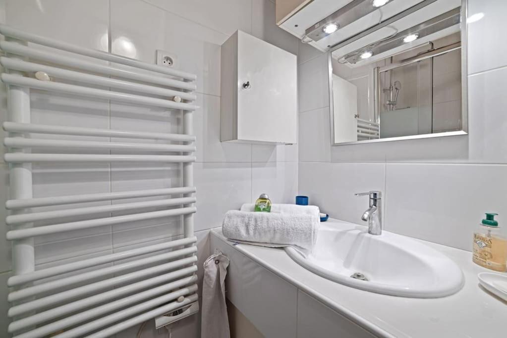 Artistic Apartment In Paris 12 Екстериор снимка